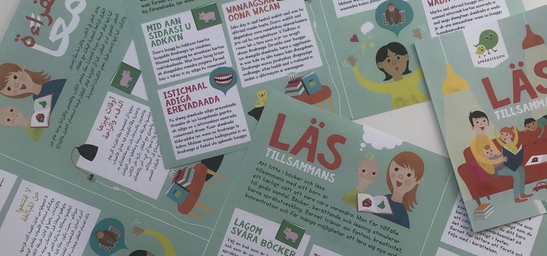 Språkstegens broschyr Läs tillsammans på olika språk